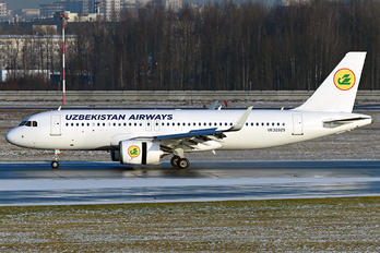 UK32025 - Uzbekistan Airways Airbus A320 NEO