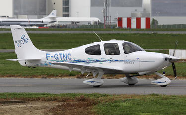 F-GTNC - Private Cirrus SR20-G3 GTS
