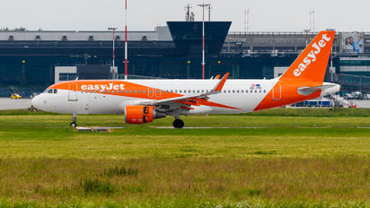 OE-IVR - easyJet Europe Airbus A320