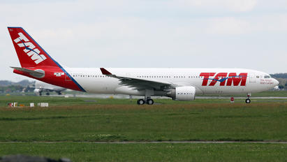 F-WWKF - TAM Airbus A330-200