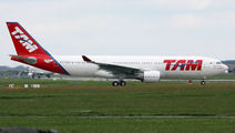 F-WWKF - TAM Airbus A330-200 aircraft