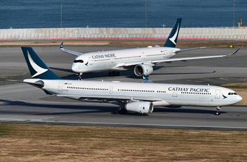B-LBF - Cathay Pacific Airbus A330-300