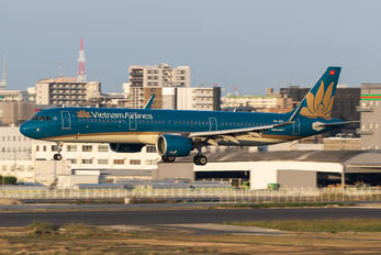 VN-A511 - Vietnam Airlines Airbus A321 NEO