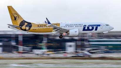 SP-LVK - LOT - Polish Airlines Boeing 737-8 MAX