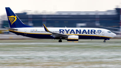 EI-DCR - Ryanair Boeing 737-8AS