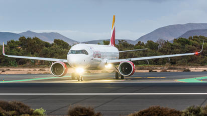 EC-OCH - Iberia Express Airbus A321-271NX