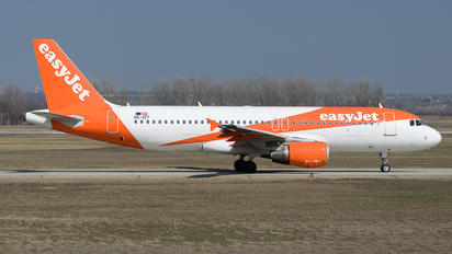 OE-IZT - easyJet Europe Airbus A320