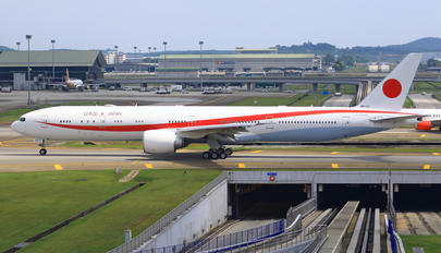 80-1111 - Japan - Air Self Defence Force Boeing 777-300ER