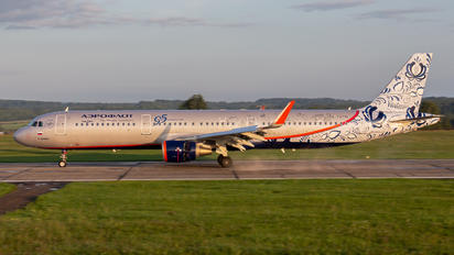 RA-73710 - Aerohot Airbus A321