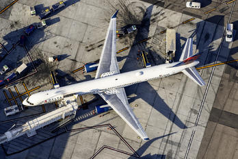 N595NW - Delta Air Lines Boeing 757-300