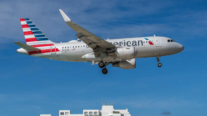 N12028 - American Airlines Airbus A319