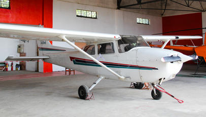 B-3635 - - Aviation Glamour Cessna 172 Skyhawk (all models except RG)
