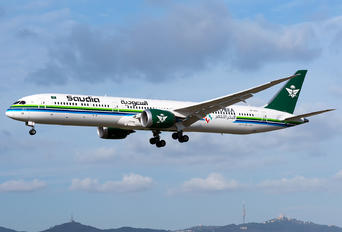 HZ-AR33 - Saudi Arabian Airlines Boeing 787-10 Dreamliner