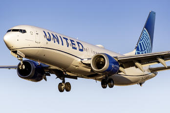 N77571 - United Airlines Boeing 737-9 MAX