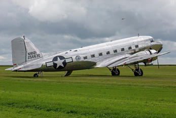 N18121 - Private Douglas DC-3