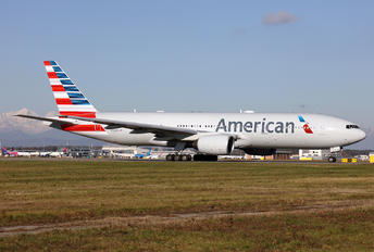 N752AN - American Airlines Boeing 777-200ER
