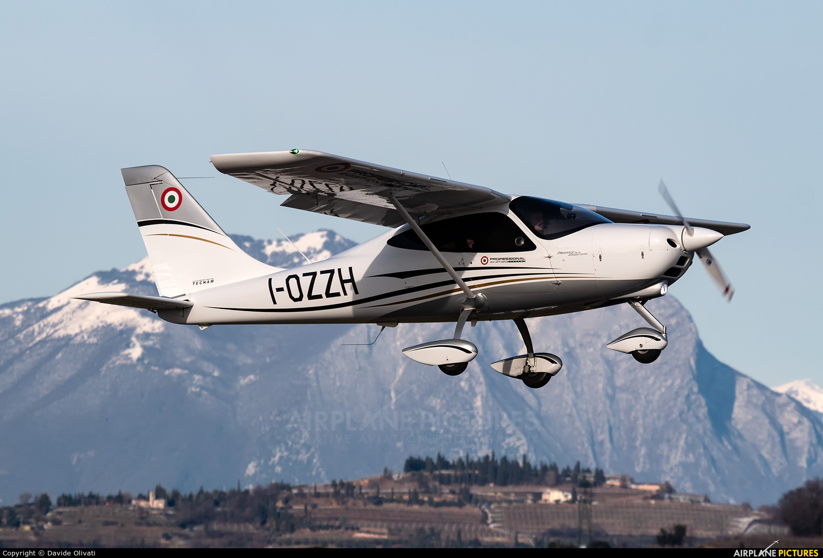 Private I-OZZH aircraft at Verona - Boscomantico