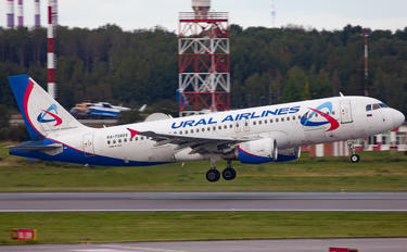 RA-73805 - Ural Airlines Airbus A320