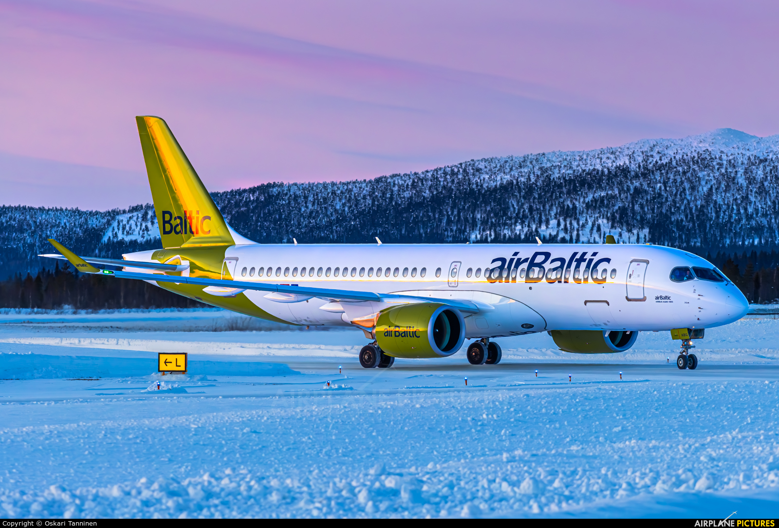 Air Baltic YL-ABG aircraft at Kittilä