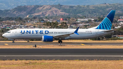 N17529 - United Airlines Boeing 737-9 MAX