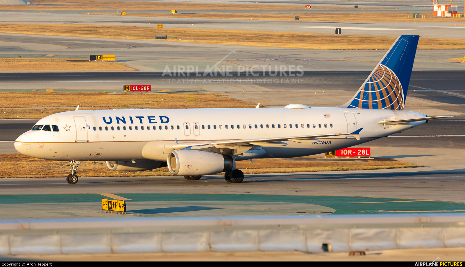 United Airlines N446UA aircraft at San Francisco Intl