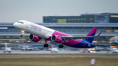 HA-LVO - Wizz Air Airbus A321 NEO
