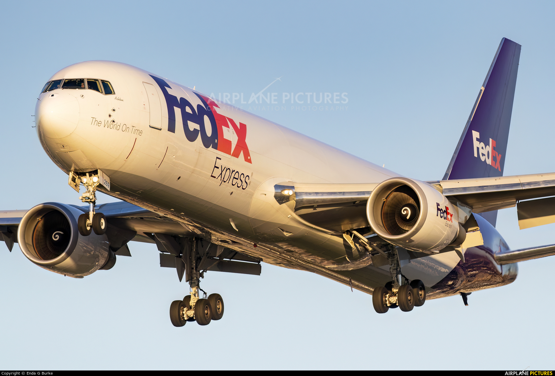 FedEx Federal Express N269FE aircraft at Los Angeles Intl