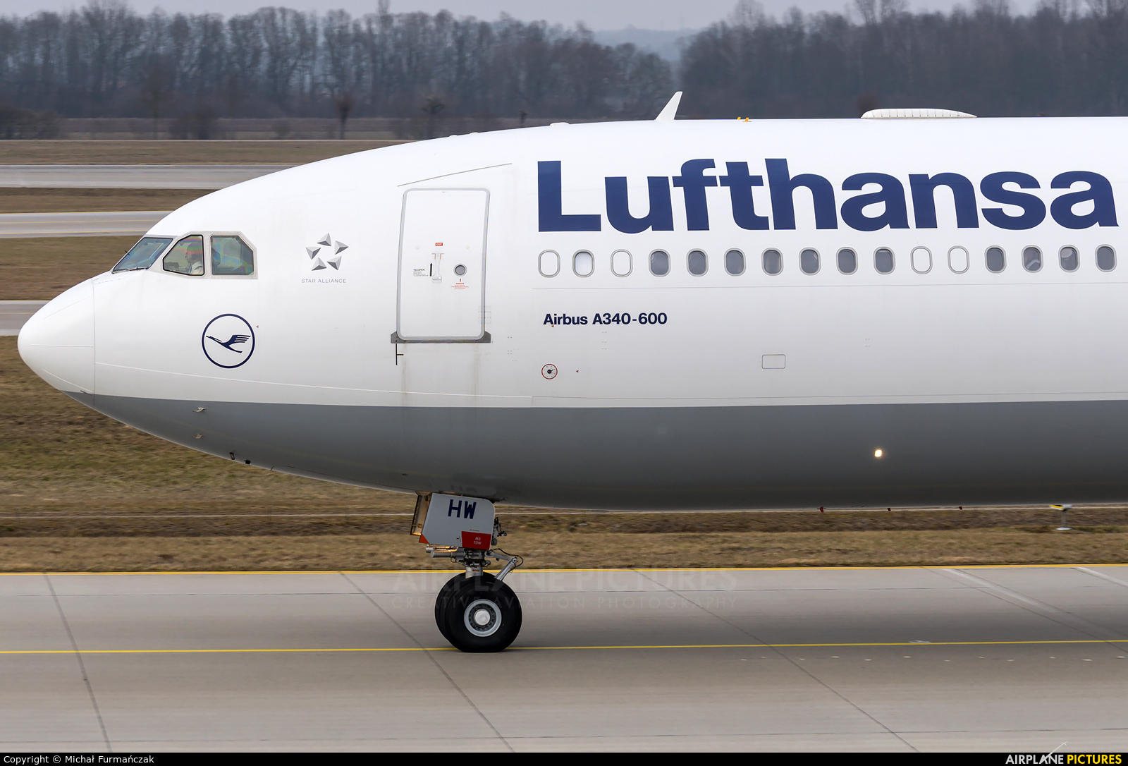 Lufthansa D-AIHW aircraft at Munich