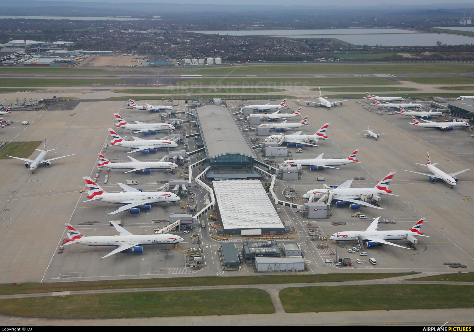 British Airways - aircraft at London - Heathrow