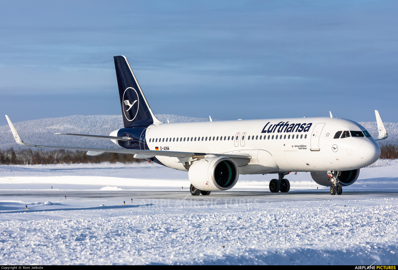 Lufthansa D-AINW aircraft at Kittilä
