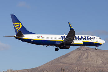 9H-QAV - Ryanair Boeing 737-800