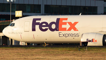 N130FE - FedEx Federal Express Boeing 767-300F
