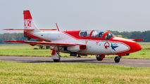1708 - Poland - Air Force: White & Red Iskras PZL TS-11 Iskra aircraft