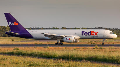 N974FD - FedEx Federal Express Boeing 757-200F