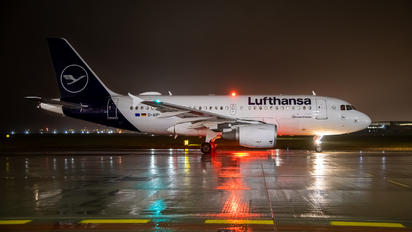 D-AIBL - Lufthansa Regional - CityLine Airbus A319