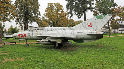 9349 - Poland - Air Force Mikoyan-Gurevich MiG-21UM