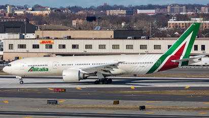 EI-DBL - Alitalia Boeing 777-200ER