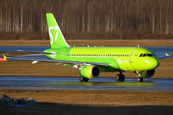 RA-73683 - S7 Airlines Airbus A319