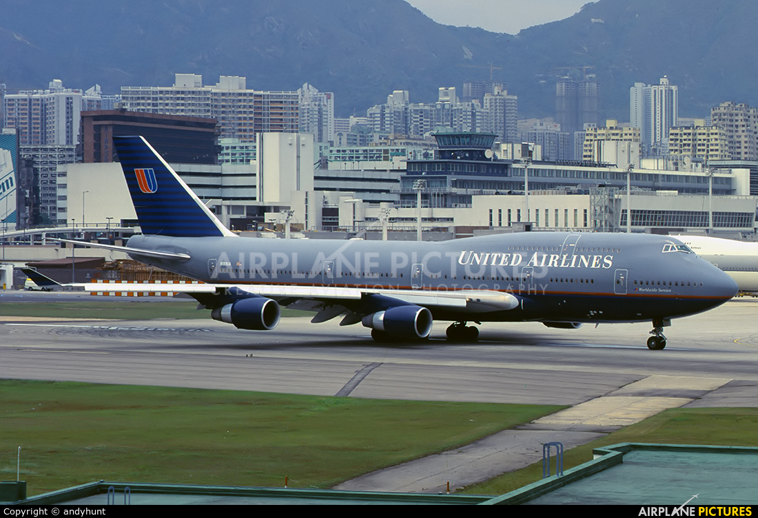 United Airlines N189UA aircraft at HKG - Kai Tak Intl CLOSED