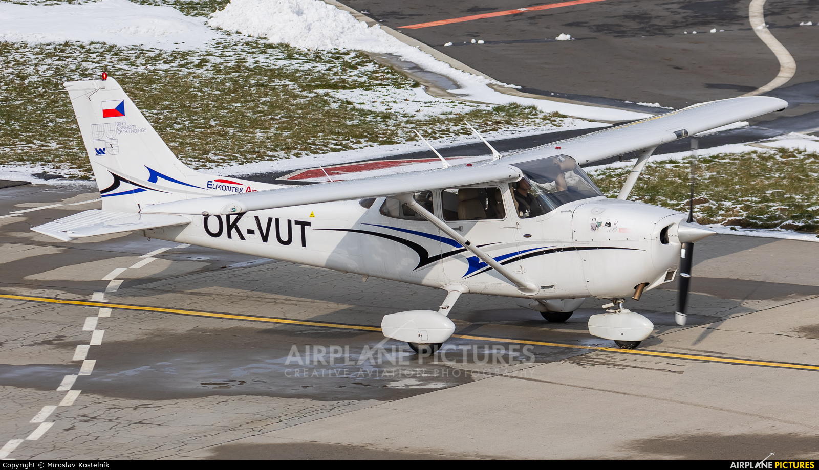Elmontex Air OK-VUT aircraft at Ostrava Mošnov