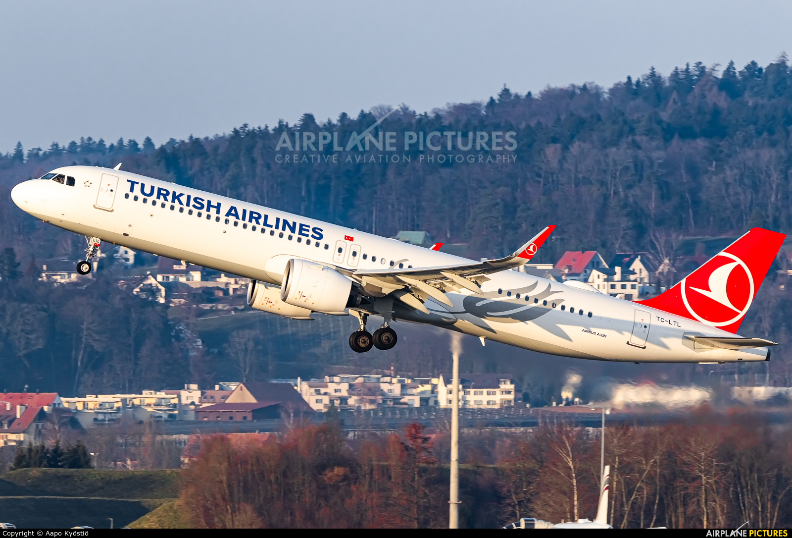 Turkish Airlines TC-LTL aircraft at Zurich