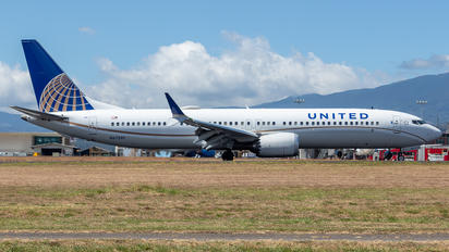 N67501 - United Airlines Boeing 737-9 MAX