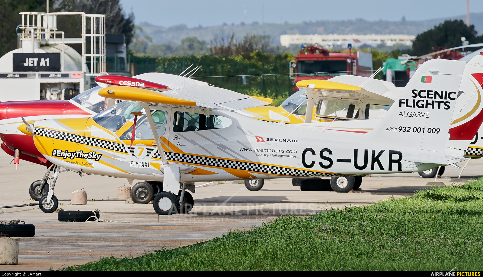 Sevenair CS-UKR aircraft at Portimão