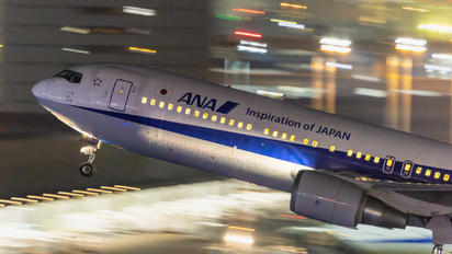 JA615A - ANA - All Nippon Airways Boeing 767-300