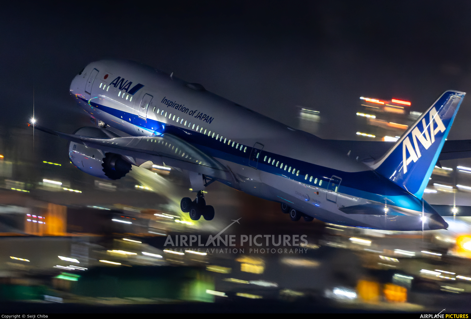 ANA - All Nippon Airways JA825A aircraft at Tokyo - Haneda Intl