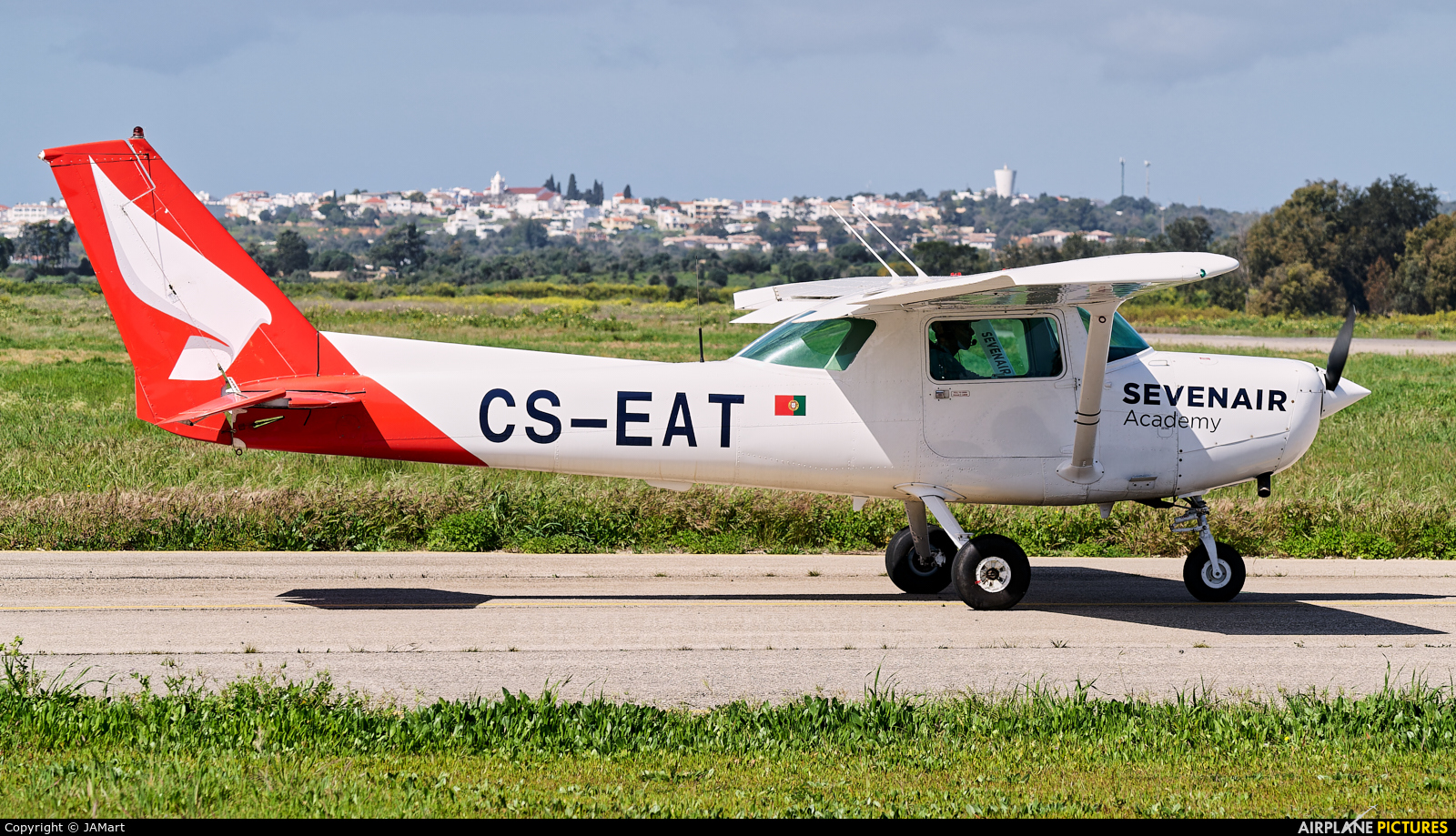 Sevenair CS-EAT aircraft at Portimão