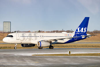 OY-KAM - SAS - Scandinavian Airlines Airbus A320