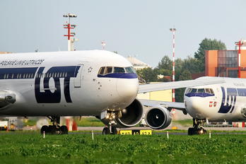 SP-LPF - LOT - Polish Airlines Boeing 767-300ER