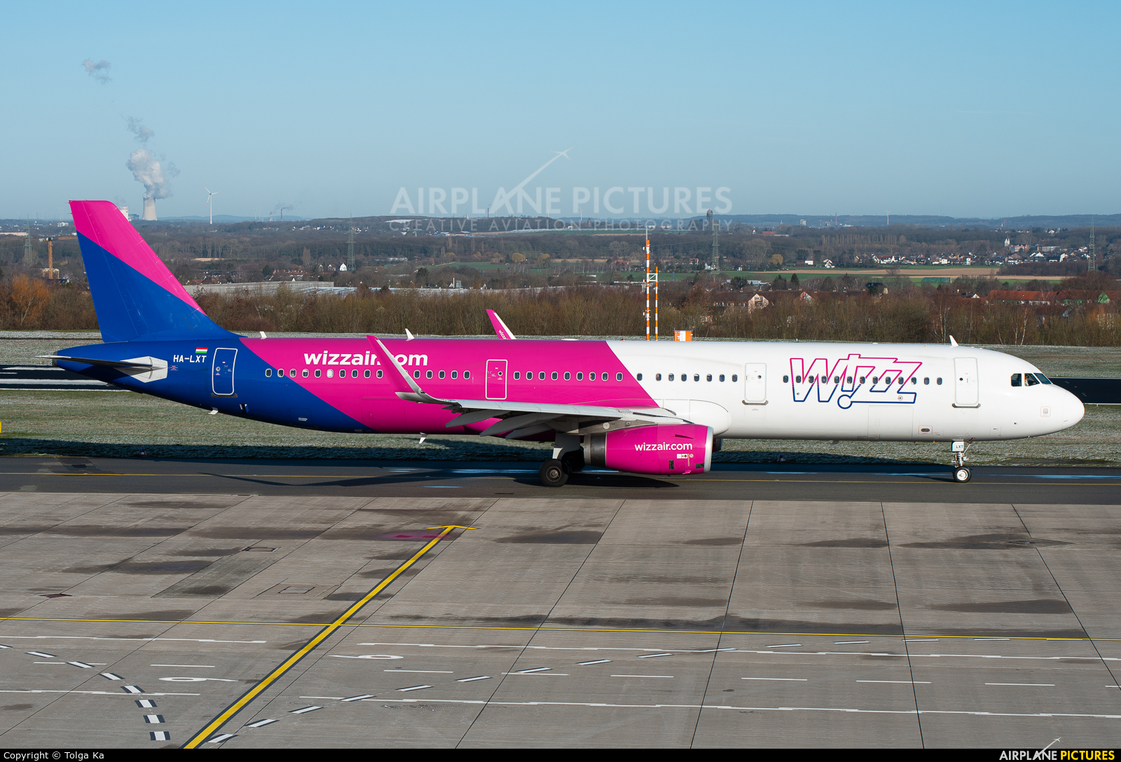 Wizz Air HA-LXT aircraft at Dortmund - Wickede