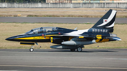 10-0055 - Korea (South) - Air Force: Black Eagles Korean Aerospace T-50 Golden Eagle